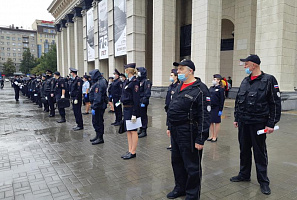 Хулигана, представлявшегося сотрудником полиции, задержали и сдали в полицию